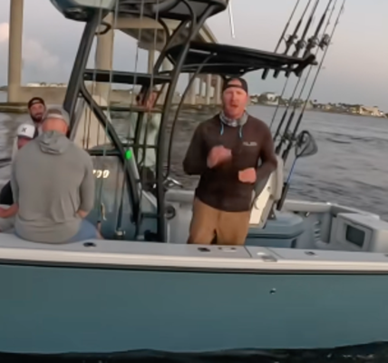 A boater fight in Florida went viral — now police are investigating