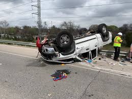car wreck on Interstate 37 ...