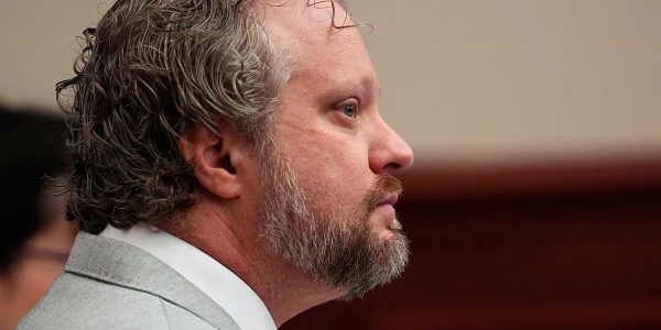 Dentist who spent 10 days slowing killing his wife by poisoning her morning smoothie is found guilty of murder