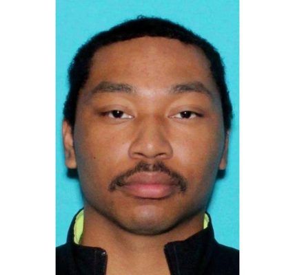 Gunman who opened fire in a NYC skyscraper bought his $1,400 gun from his casino boss