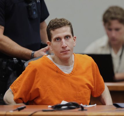 Idaho college killer Bryan Kohberger is a shower-hogging ‘weirdo’ who calls his mom daily for hours, fellow inmates say