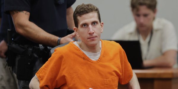 Idaho college killer Bryan Kohberger is a shower-hogging ‘weirdo’ who calls his mom daily for hours, fellow inmates say