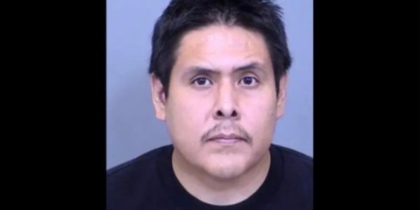 Kids rescued from hot car after their dad left them to go inside an Arizona adult bookstore, police say