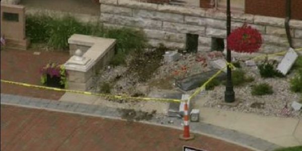 Bardstown Mourns as Driver Loses Life in Midnight Crash into Historic Courthouse