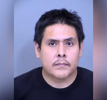 Dad left four little kids in car as temperature soared to 125 while he spent hour in adult entertainment shop: police
