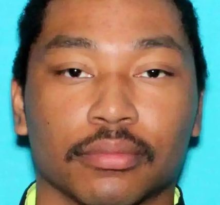 NYC office tower shooter who killed a cop and three others in anti-NFL rage is the son of an ex-LAPD officer: report