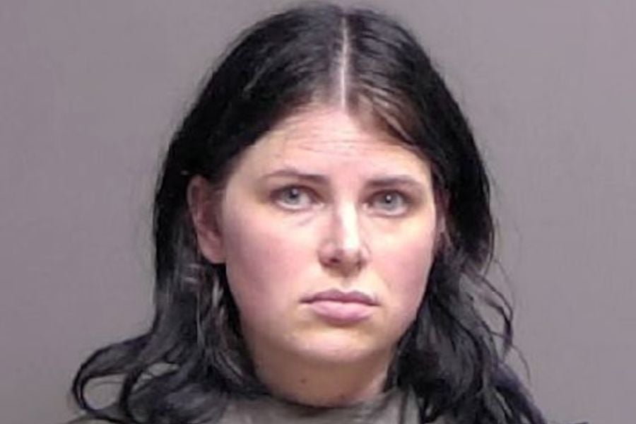 Autumn Bardisa, 29, of Palm Coast, Florida, was arrested on Wednesday and is in jail on a $70,000 bond after police say she treated thousands of patients without a license.
