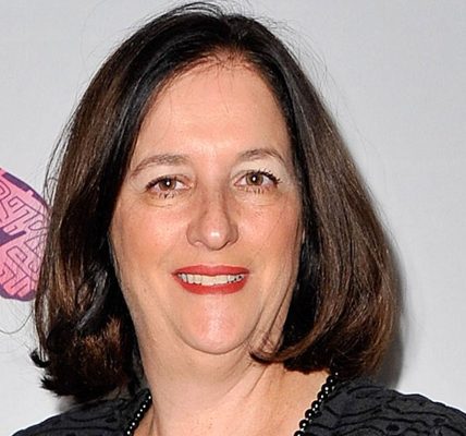 Luxury Manhattan real estate agent, 75, accused of biting child’s arm during free t-shirt grab at concert
