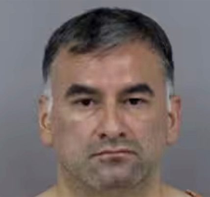 Catholic priest tried to solicit a male prostitute while at church, cops say