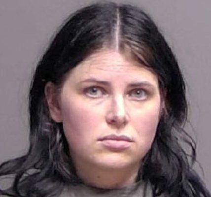 Fake nurse in Florida is arrested and accused of treating over 4,000 hospital patients without a license