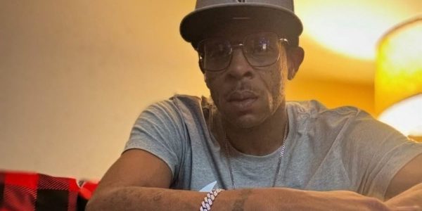 Dad of 20 was shot and killed when he tried to rob someone getting off the bus, cops say