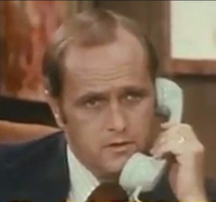 Chicago honors Bob Newhart with street renaming on his birthday