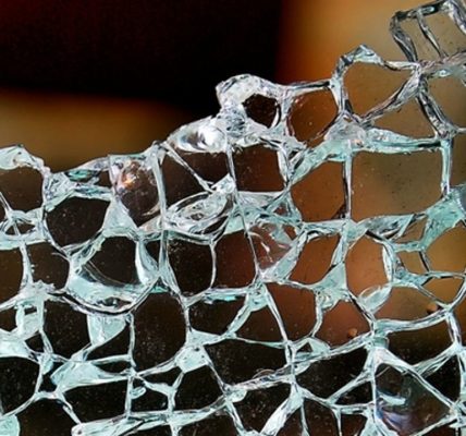 Chicago burglaries: 2 North Side businesses robbed minutes apart