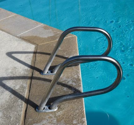 Man charged with pushing park manager into Glen Ellyn pool during rowdy scene