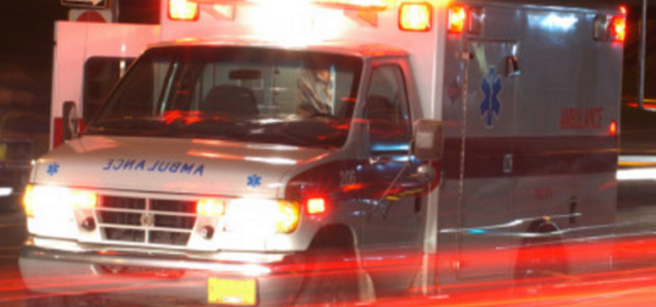Chicago crash leaves 1 woman dead on Near West Side, police say