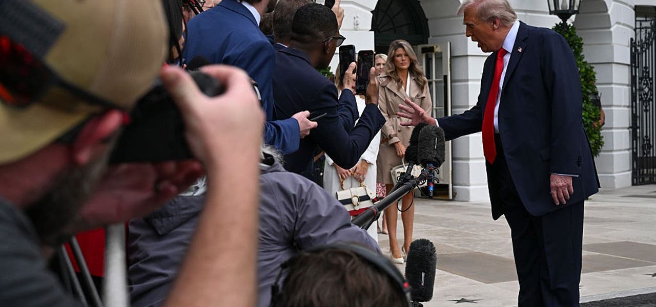 Trump says ‘We’re not going to war’ with Chicago day after Truth Social post