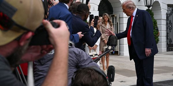 Trump says ‘We’re not going to war’ with Chicago day after Truth Social post