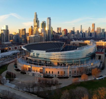 Chicago weather: Bears game stays dry as temps warm into a summerlike week