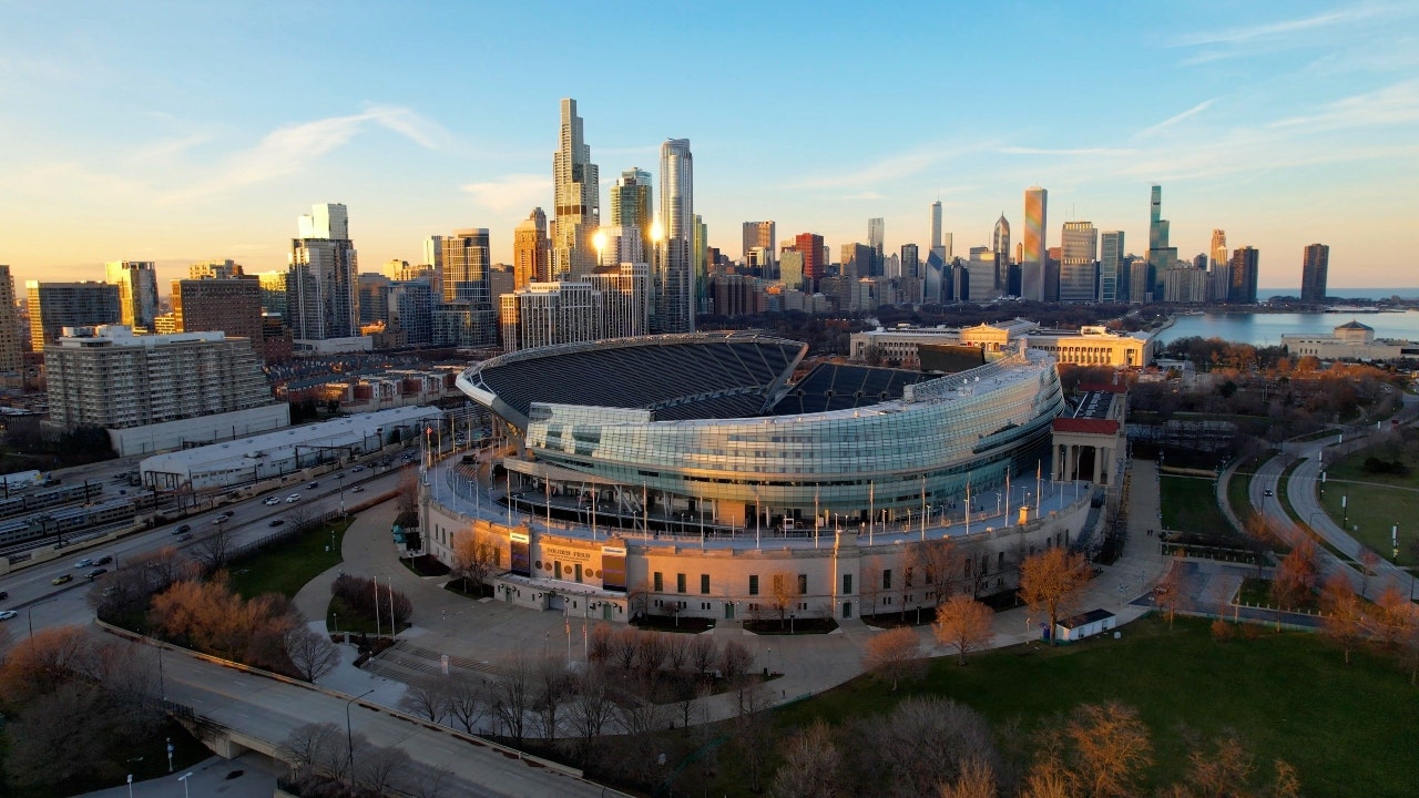 Chicago weather: Bears game stays dry as temps warm into a summerlike week