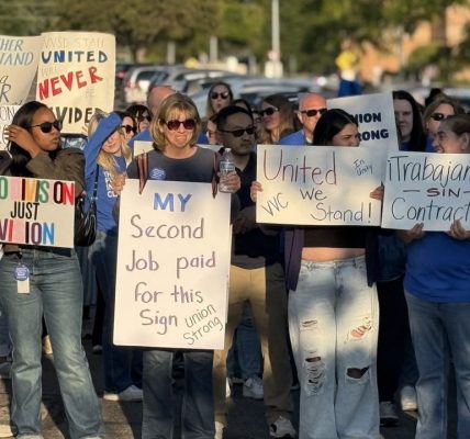 Teachers union for Bolingbrook, Romeoville schools announces strike date