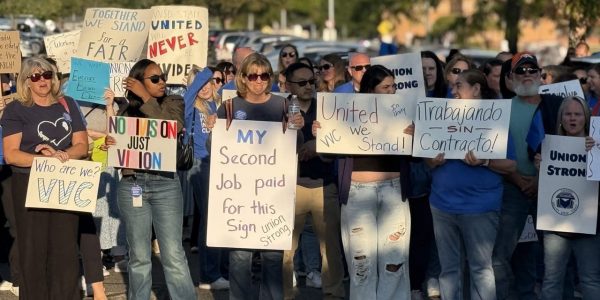 Teachers union for Bolingbrook, Romeoville schools announces strike date