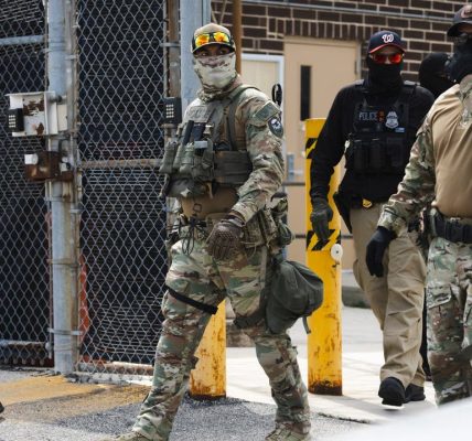 Former ICE chief reveals what to expect from major Chicago immigration operation