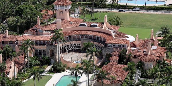 Woman claiming to be Trump’s wife arrested after showing up to Mar-a-Lago looking for him
