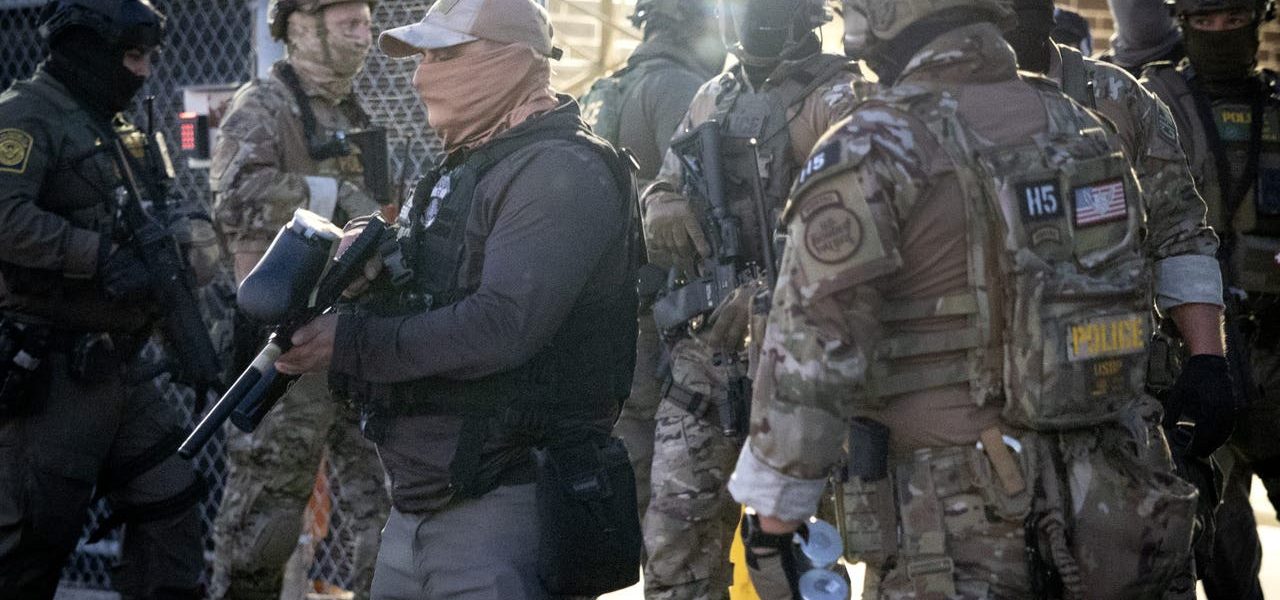 More than 400 arrests made in Chicago area operation so far, top immigration official says