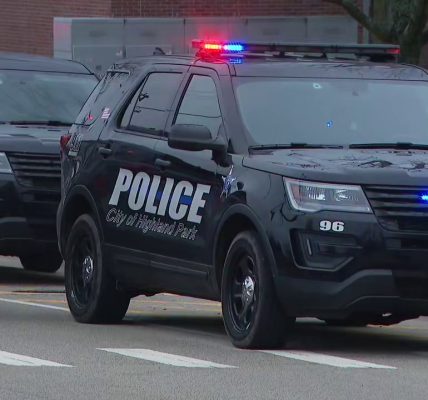 Police warn of child luring attempt in Highland Park
