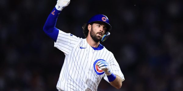 Lindor homers to join 30-30 club as Mets beat Cubs 8-5 to remain in playoff position