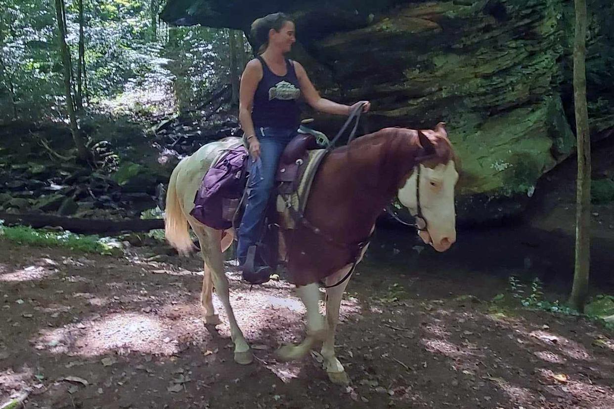 Heroic Mother of Three Dies Saving Friend in Tragic Horseback Accident on California Highway