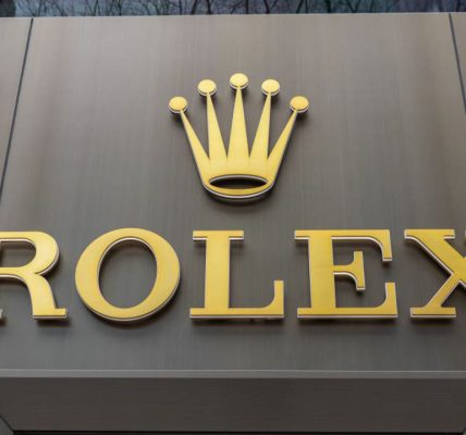 6 men charged after $170K Rolex store smash-and-grab in downtown Chicago