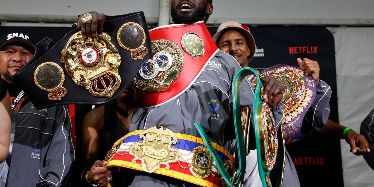 Boxing champion Terence Crawford ordered out of car at gunpoint during police stop