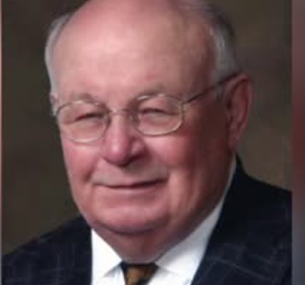 Fort Dodge Iowa mourns Dr. James Edward Reed who dies peacefully at 94, leaving legacy remembered