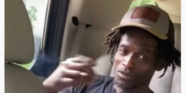 Valrico, Florida — A shocking incident has left the Valrico community reeling after a young mother tied her three children to herself and jumped into a swimming pool while livestreaming on Instagram.