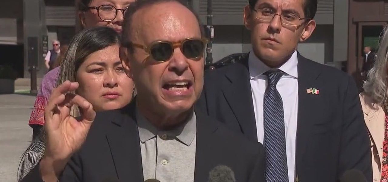 Chicago’s Mexican Independence Day festivities clouded by ICE, Guard concerns