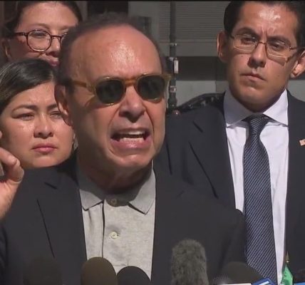 Chicago’s Mexican Independence Day festivities clouded by ICE, Guard concerns