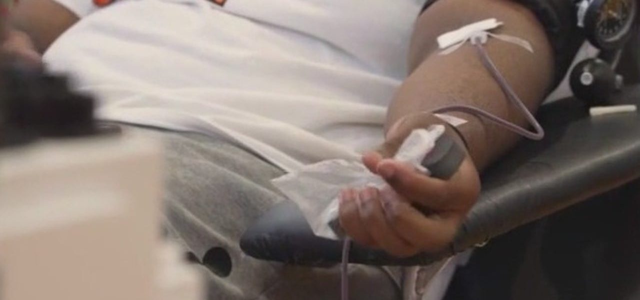 Red Cross & WeLoveU Foundation hold Chicago area blood drive