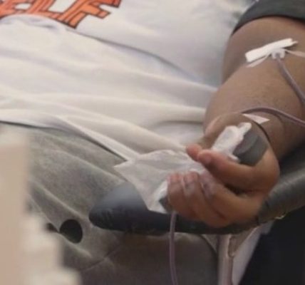Red Cross & WeLoveU Foundation hold Chicago area blood drive