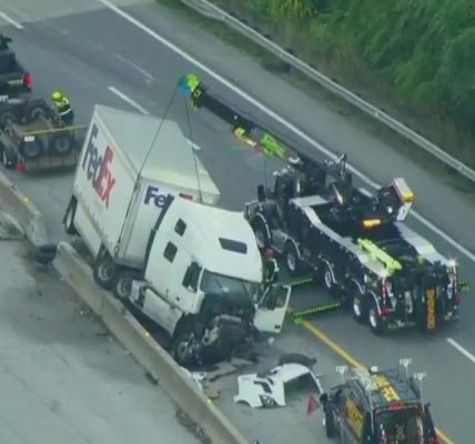 FedEx truck crashes on Indiana Toll Road, causing delays