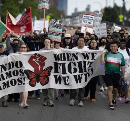 Chicago Trump protest march: Groups to rally downtown against deploying federal troops