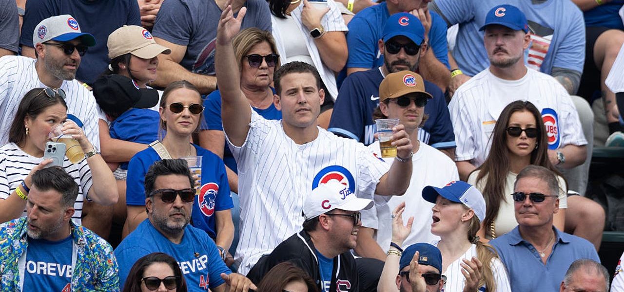 Anthony Rizzo retires with the Chicago Cubs, nearly catches home run in Wrigley bleachers