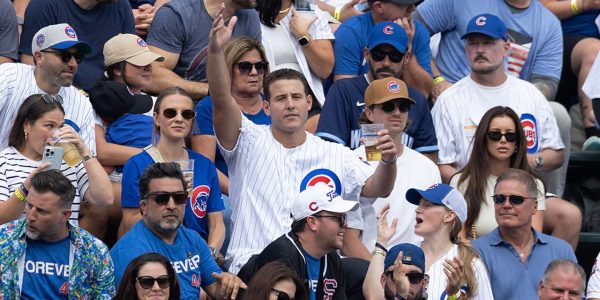 Anthony Rizzo retires with the Chicago Cubs, nearly catches home run in Wrigley bleachers