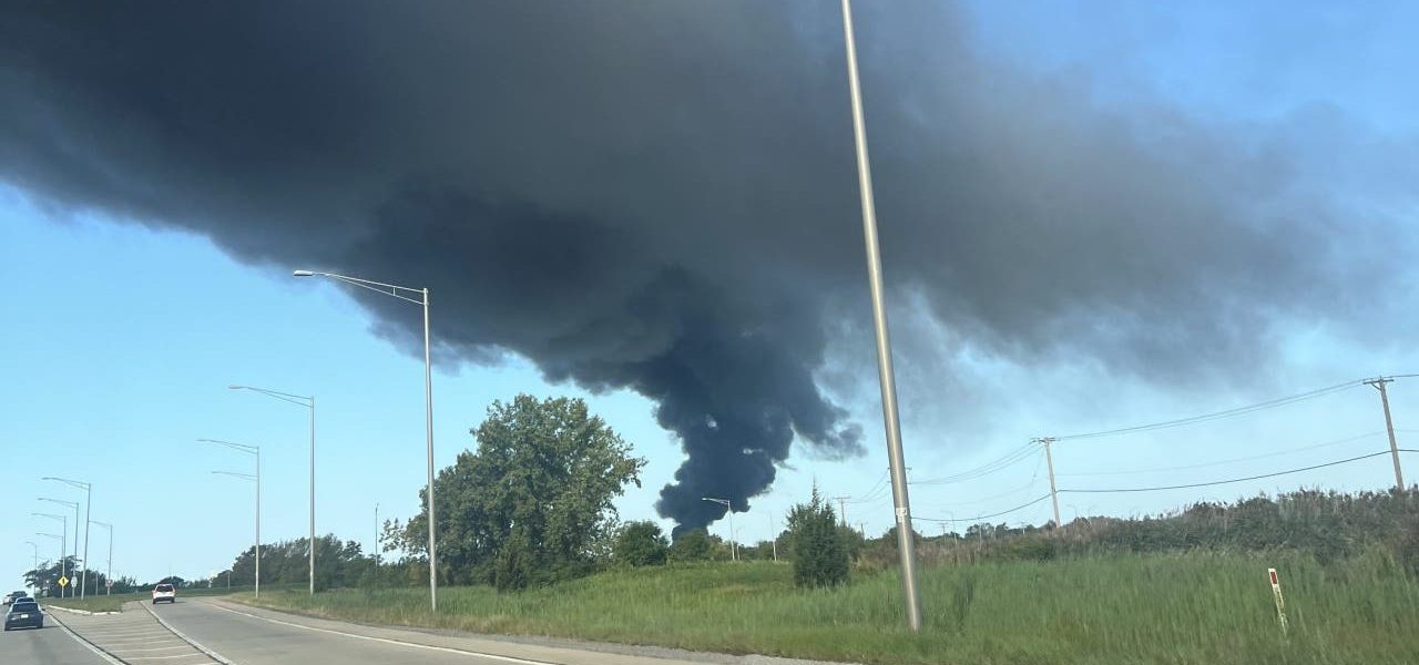 Chicago Heights junkyard fire causes heavy smoke