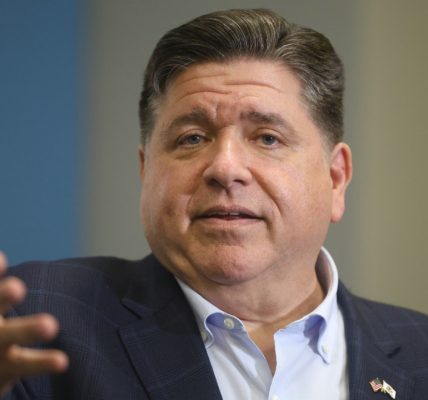 Pritzker posed for photo with 'peacekeeper' accused in deadly Chicago burglary, crash: report