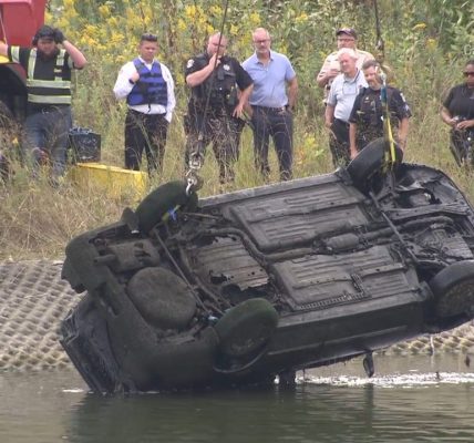 Naperville training exercise uncovers submerged car connected to 22-year-old cold case: police