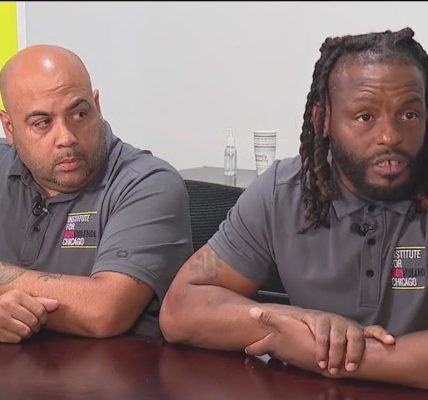 Chicago street rivals become graduates and mentors through College Unbound program