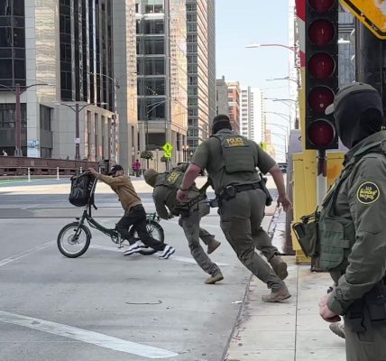Bicyclist escapes Border Patrol in Chicago after claiming he's 'not a U.S. citizen'