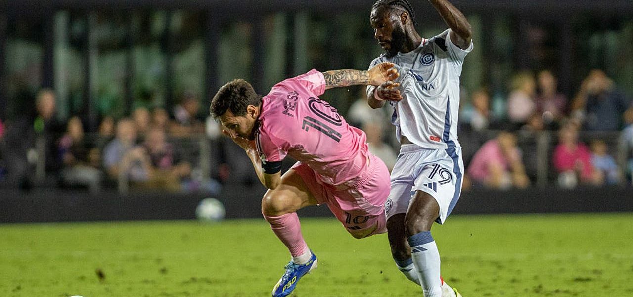 Fire withstand Suárez-led comeback and beat Inter Miami 5-3 to clinch 1st playoff berth since 2017