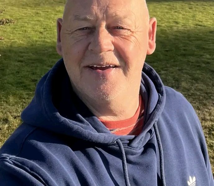 Glasgow, Scotland – Community Mourns the Loss of Tom Meikle in Fatal M77 Crash